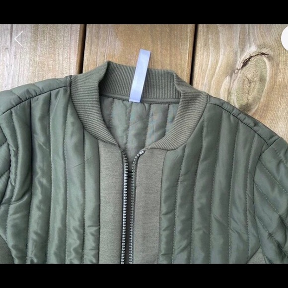 ALL SOLD - Fabletics “Puffer Jackets” Army Green - Picture 6 of 11